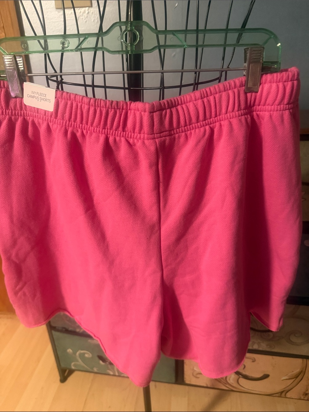 PINK Victoria's Secret Hot Pink Athletic Lounge Shorts Large-NWT - Picture 4 of 5